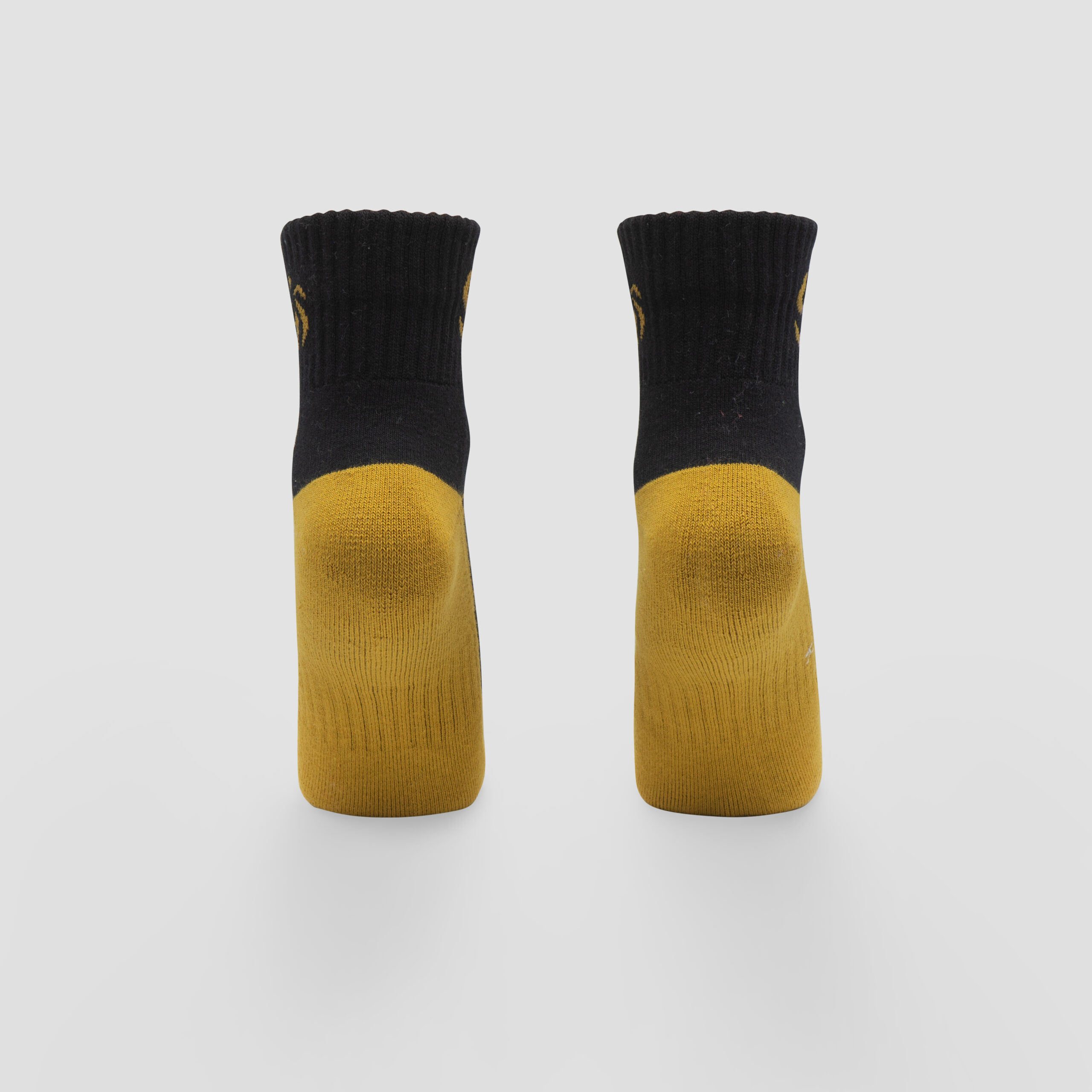 01_Ankle Sock IAM Black-Gold-03