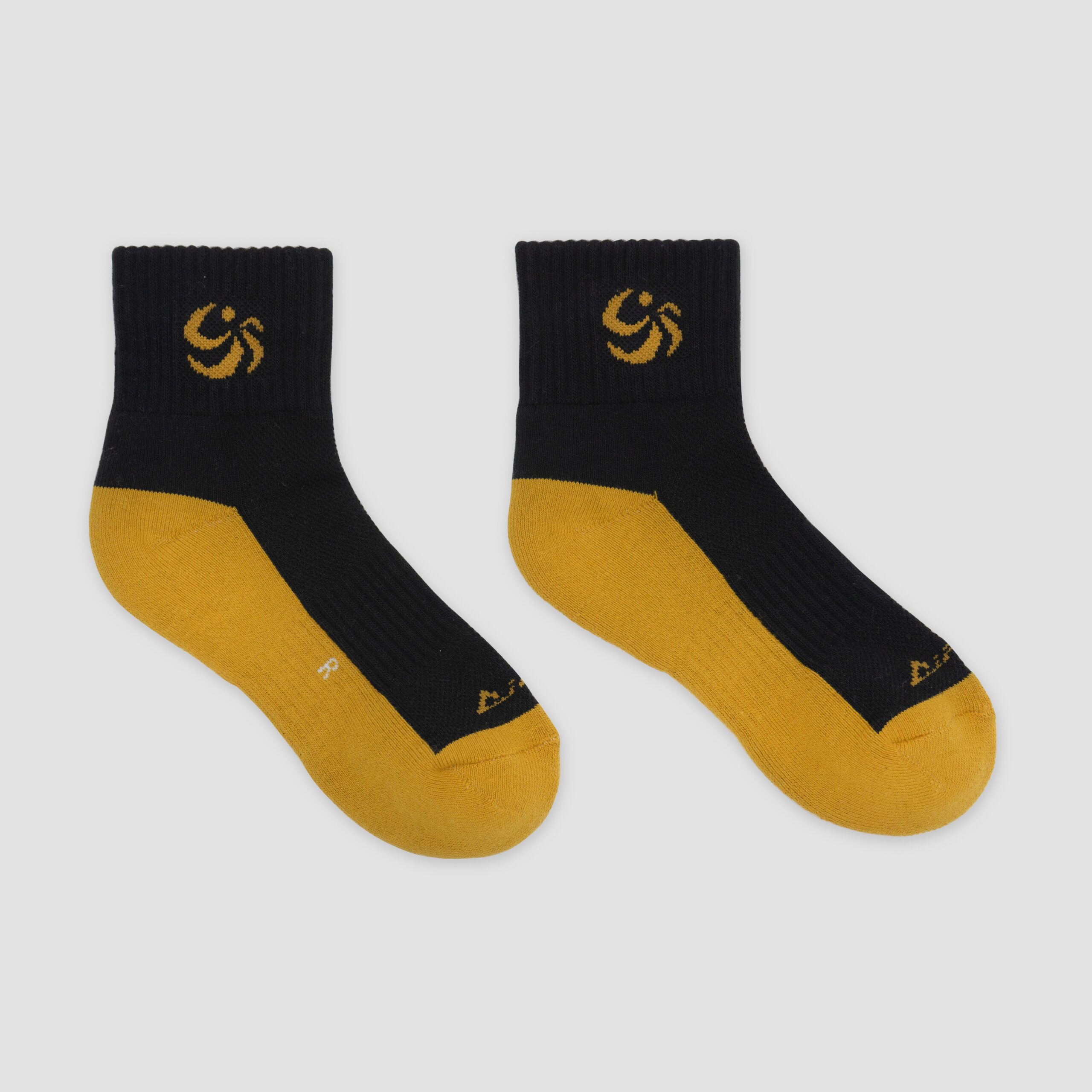 01_Ankle Sock IAM Black-Gold-05