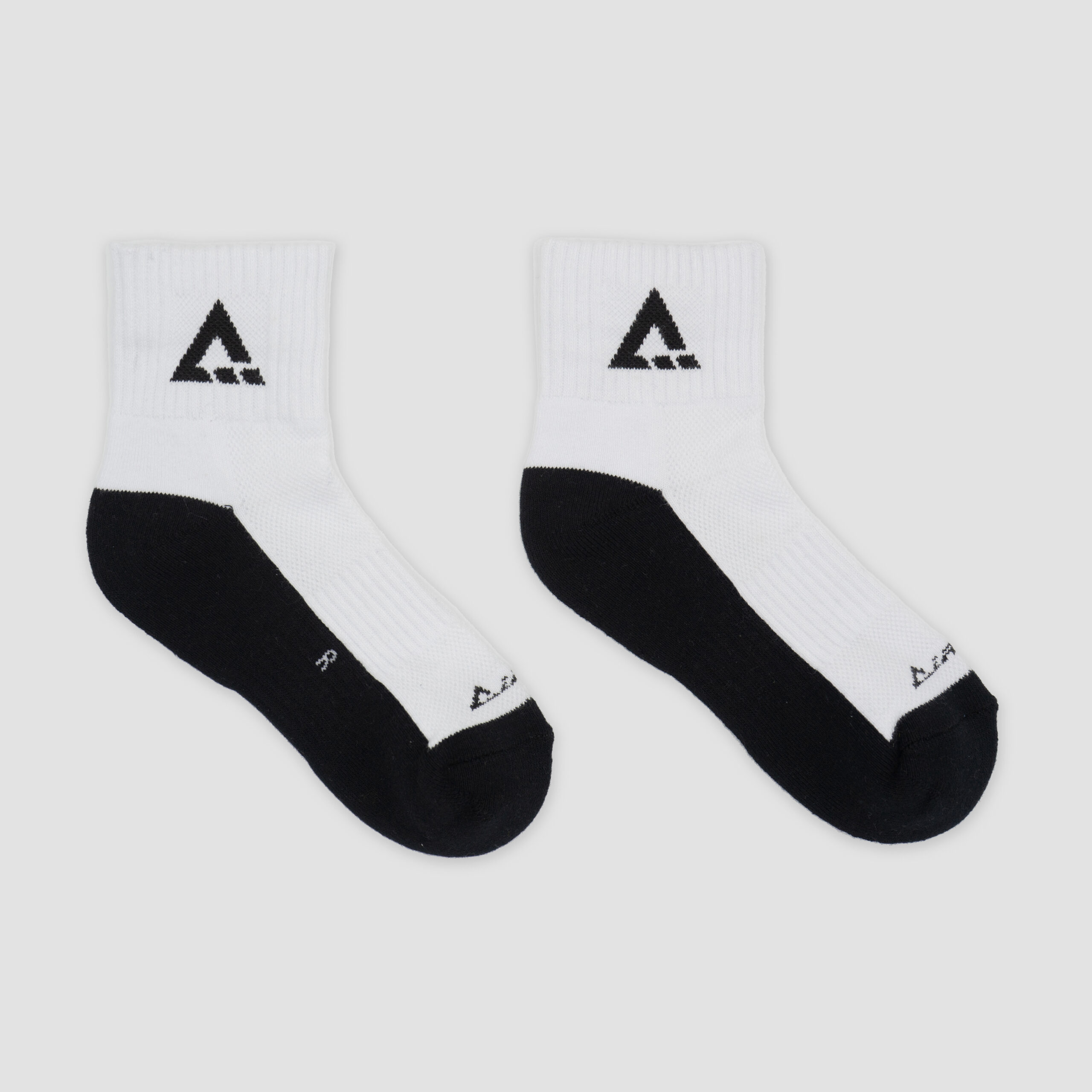 02_Ankle Sock IAM White-Black-05